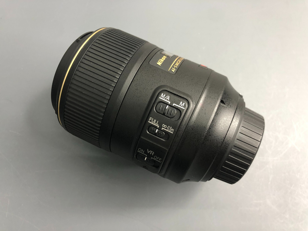 Nikon 105mm 2.8G IF-ED AF-S VR Micro-Nikkor
