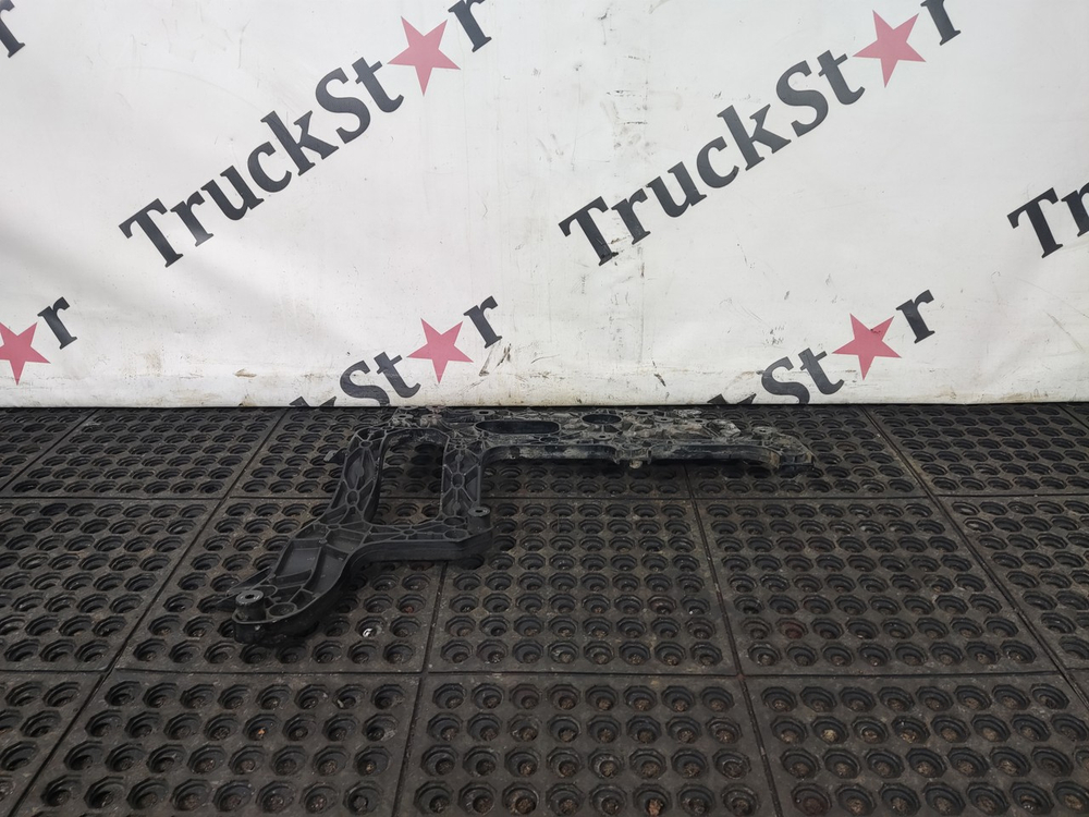 Кронштейн ПТФ правой 2023г