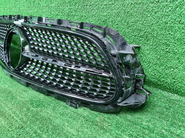 Решетка радиатора Mercedes E C238 (2020-2023)