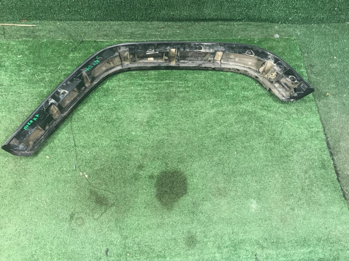 Расширитель передний левый Mercedes G W463 (2018-н.в.) (В пленке)