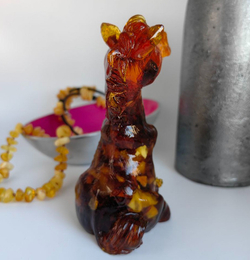 Конь с цветами