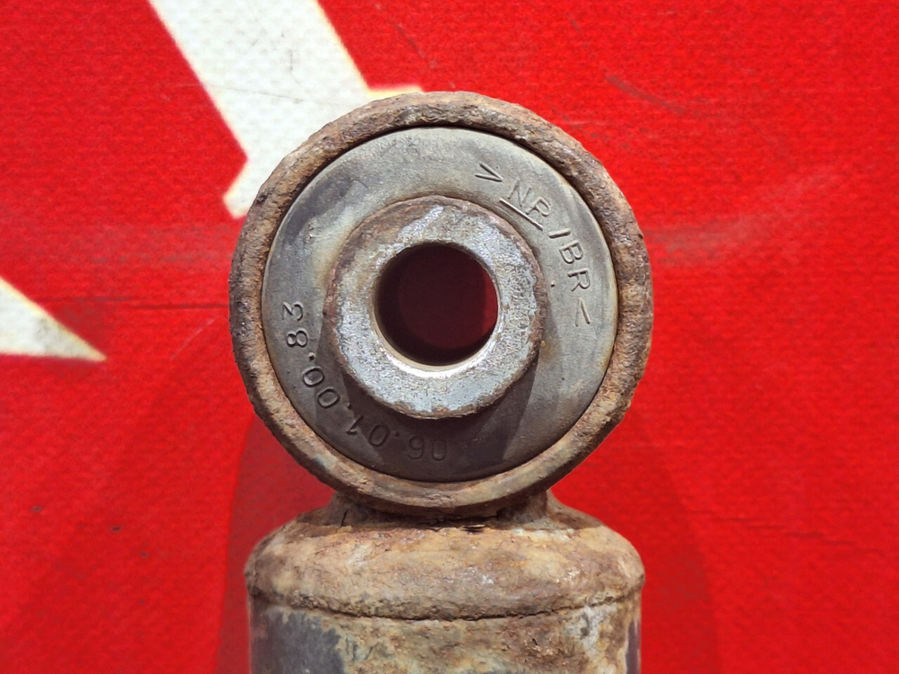 Амортизатор передний