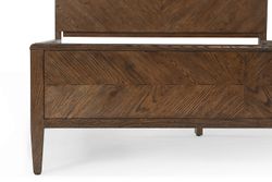 Кровать с деревянным изголовьем "Нова"