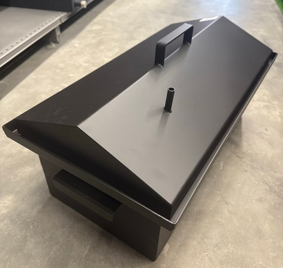 Коптильня металл с г-з кр.домиком 500х250х250х2 мм