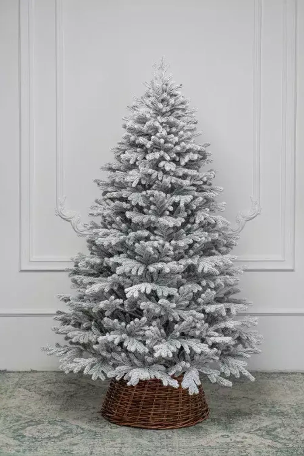 Заснеженная елка «Александрийская» (Литая хвоя) от 1.8 м до 2,4 м