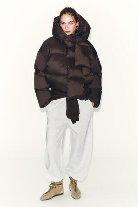 ZARA ВОДОНЕПРОНИЦАЕМЫЙ ВЕТРОЗАЩИТНЫЙ ПУХОВИК С КАПЮШОНОМ ИЗ ПЕРА И ПУХА, КОРИЧНЕВЫЙ