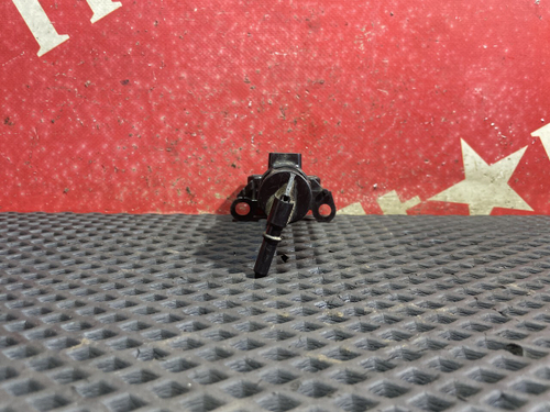 Форсунка омывателя фар правая