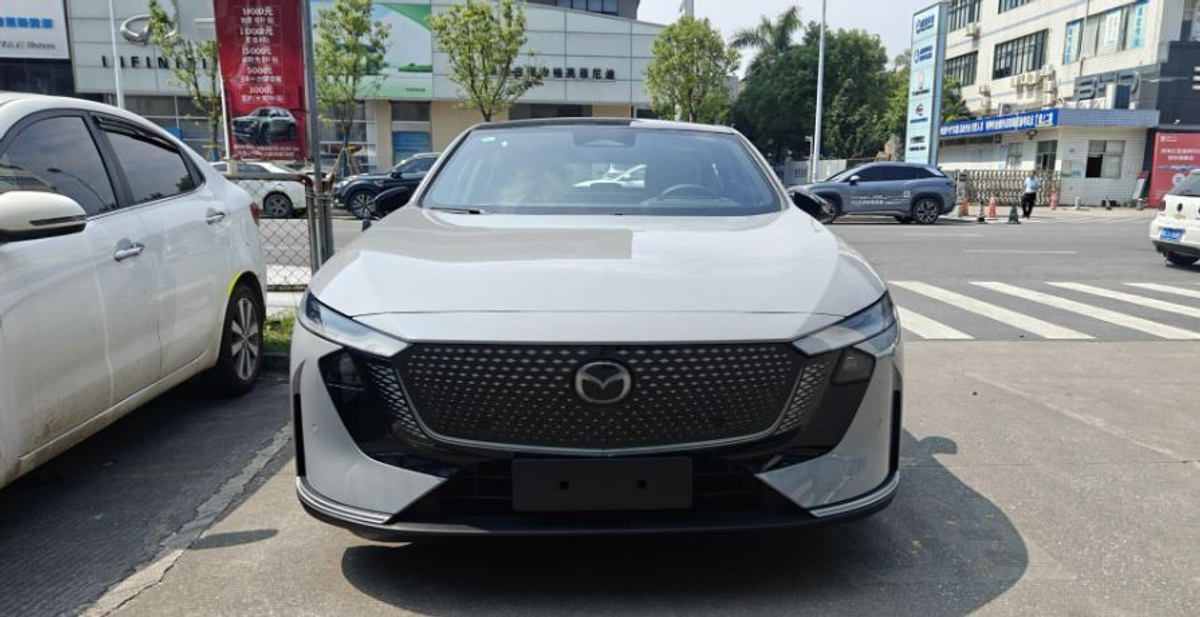 Mazda запускает EZ-6: с запасом хода 1301 км и начальной ценой 19 100 долларов