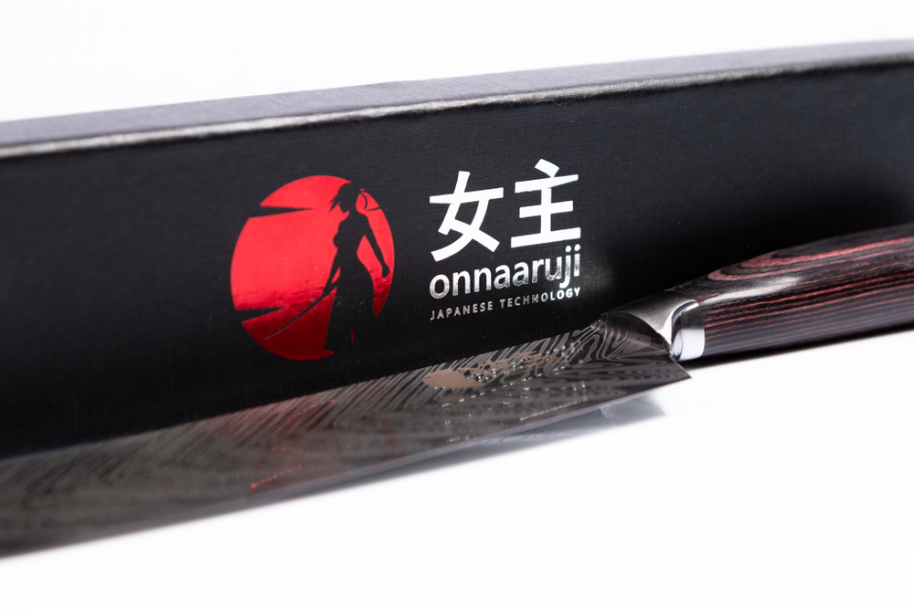Кухонный шеф-нож японский Сантоку Onnaaruji. Поварской, универсальный, профессиональный.Длина лезвия 18 см. Люкс-серия