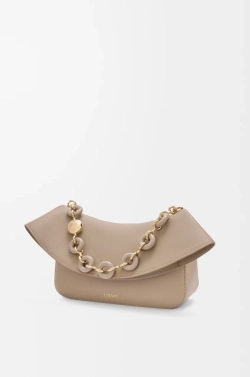 Loewe Средняя сумка Ola из гладкой телячьей кожи, песочный