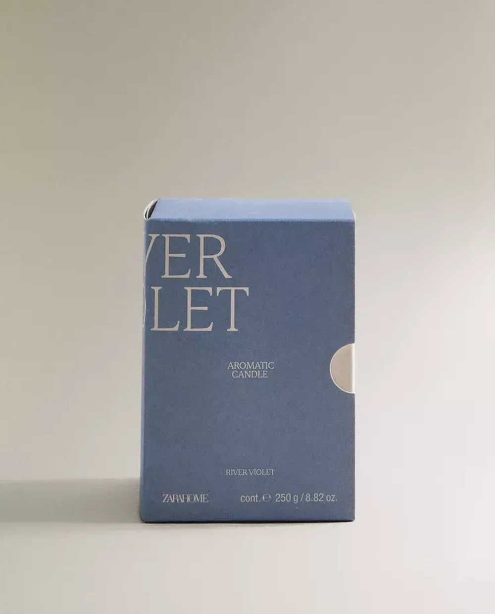 ZARA HOME Ароматическая свеча с запахом фиалки