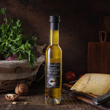 Масло оливковое Extra Vergine с кусочками чёрного трюфеля, 100мл