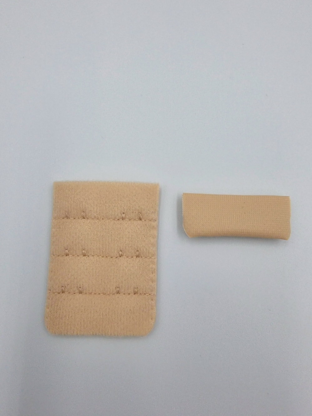 Застёжка тканевая на 2 крючка загар 38 мм (Pantone 15-1220 TPX)