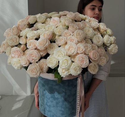 25 Пионовидных кустовых Роз