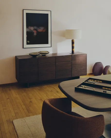 Сервант Norlen с 4 дверцами и 2 ящиками из шпона ореха