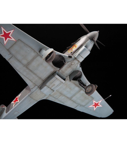 Сборная модель ZVEZDA Советский истребитель Як-9Д, 1/48