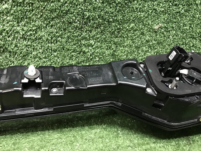 Фонарь крышки багажника Geely Monjaro (2021-н.в.)