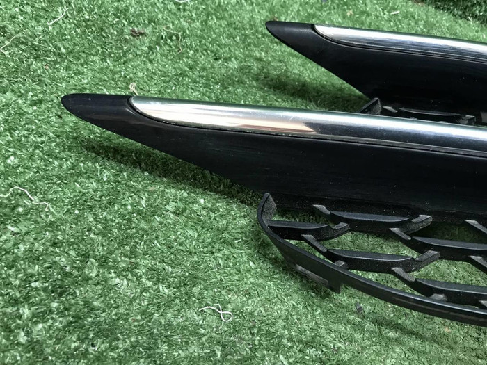 Решетка перед. бампера Mercedes S W223 (20-нв) AMG