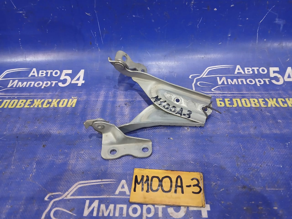 Петля капота правая TOYOTA DUET 1999