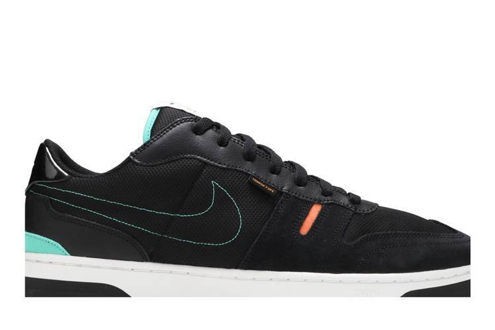 Nike Squash Type