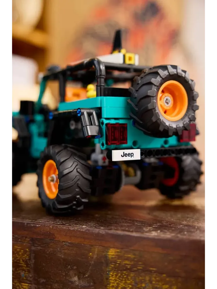 Конструктор Technic 42227 Внедорожник Jeep Wrangler Rubicon