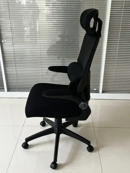 Кресло Barneo K-130 черная сетка