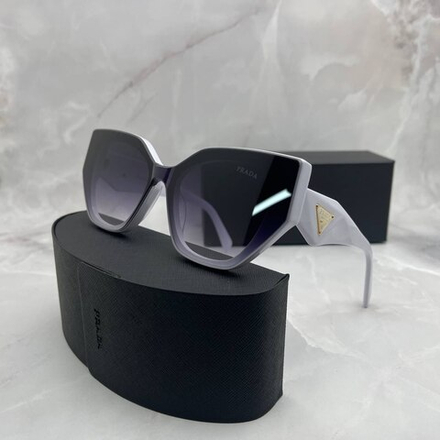 Солнцезащитные очки Prada