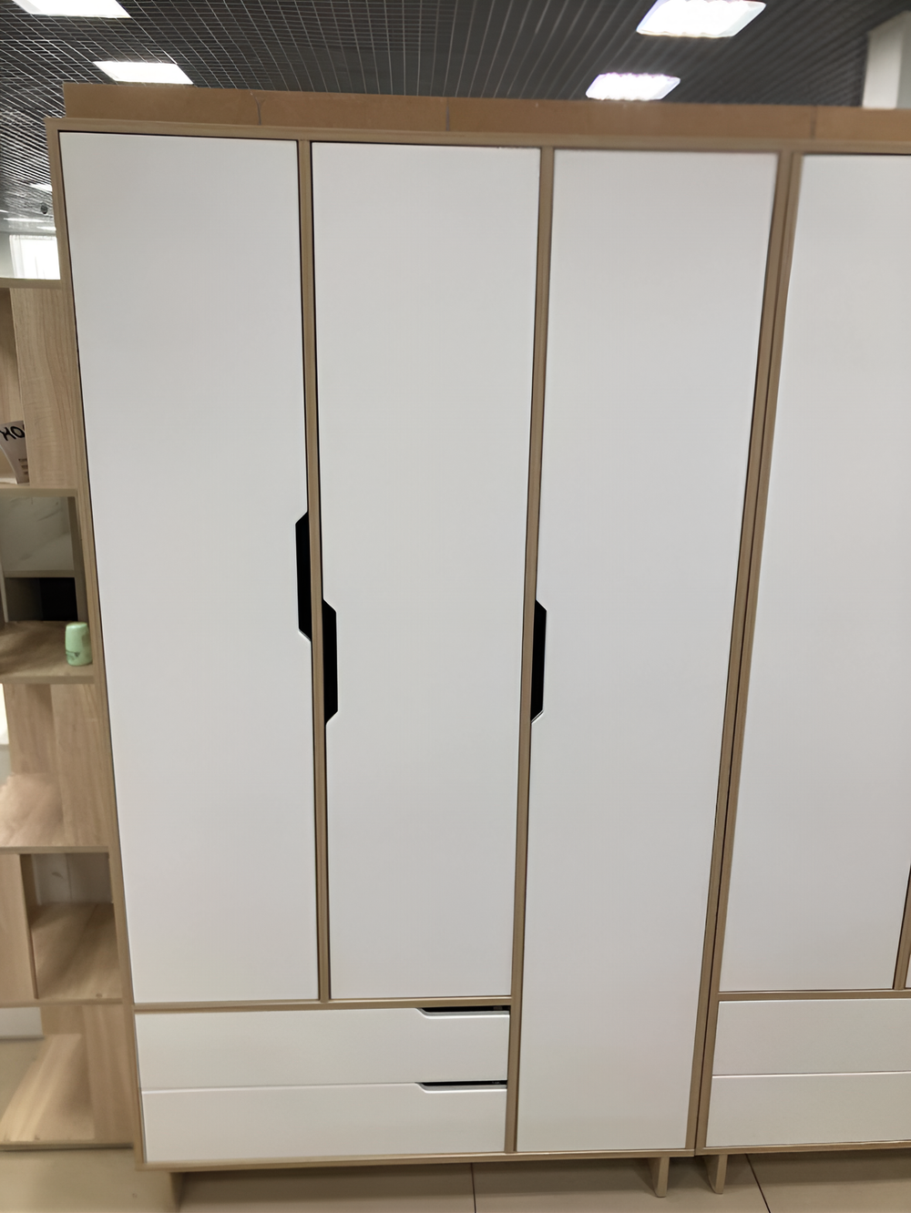 Шкаф 3-х дверный Квадро дуб сонома/белый