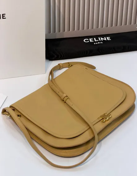 Сумка CELINE SOFT TRIOMPHE BESACE IN SUPPLE SHINY LAMBSKIN