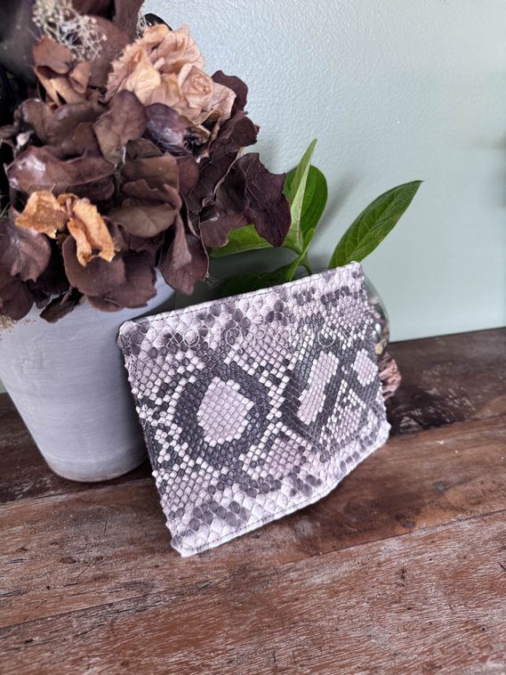 Обложка на паспорт из питона AC-133