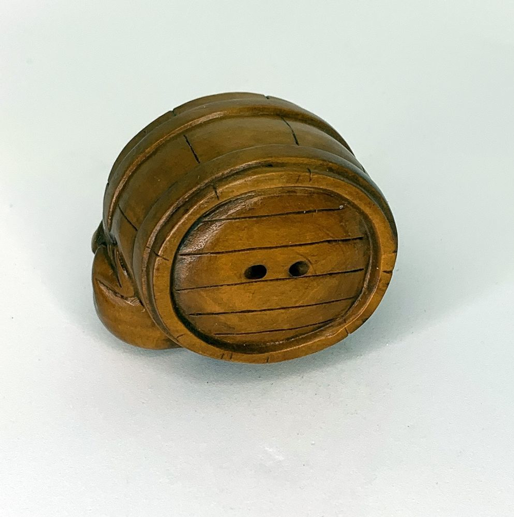 Нэцкэ Лягушка и черепаха в кадушке