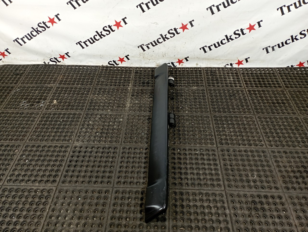 Накладка бампера верхняя 2023г