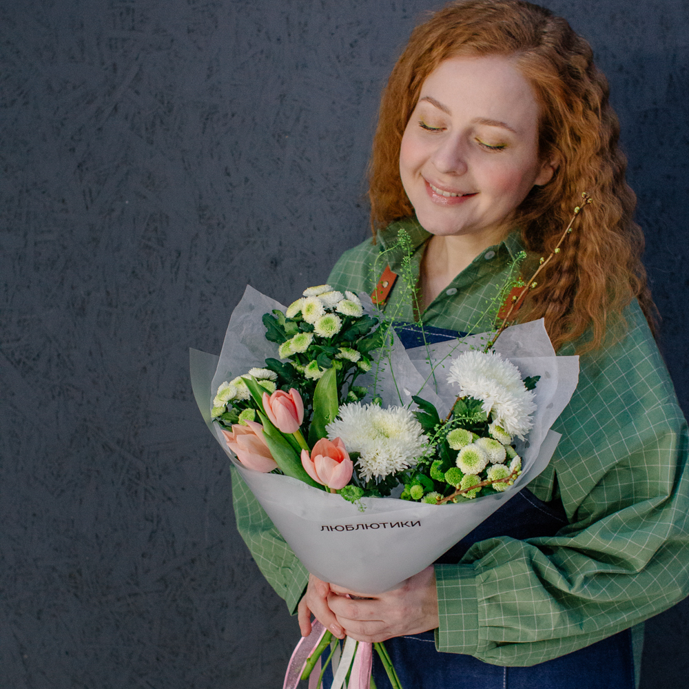 133. Свежий весенний букет с тюльпанами