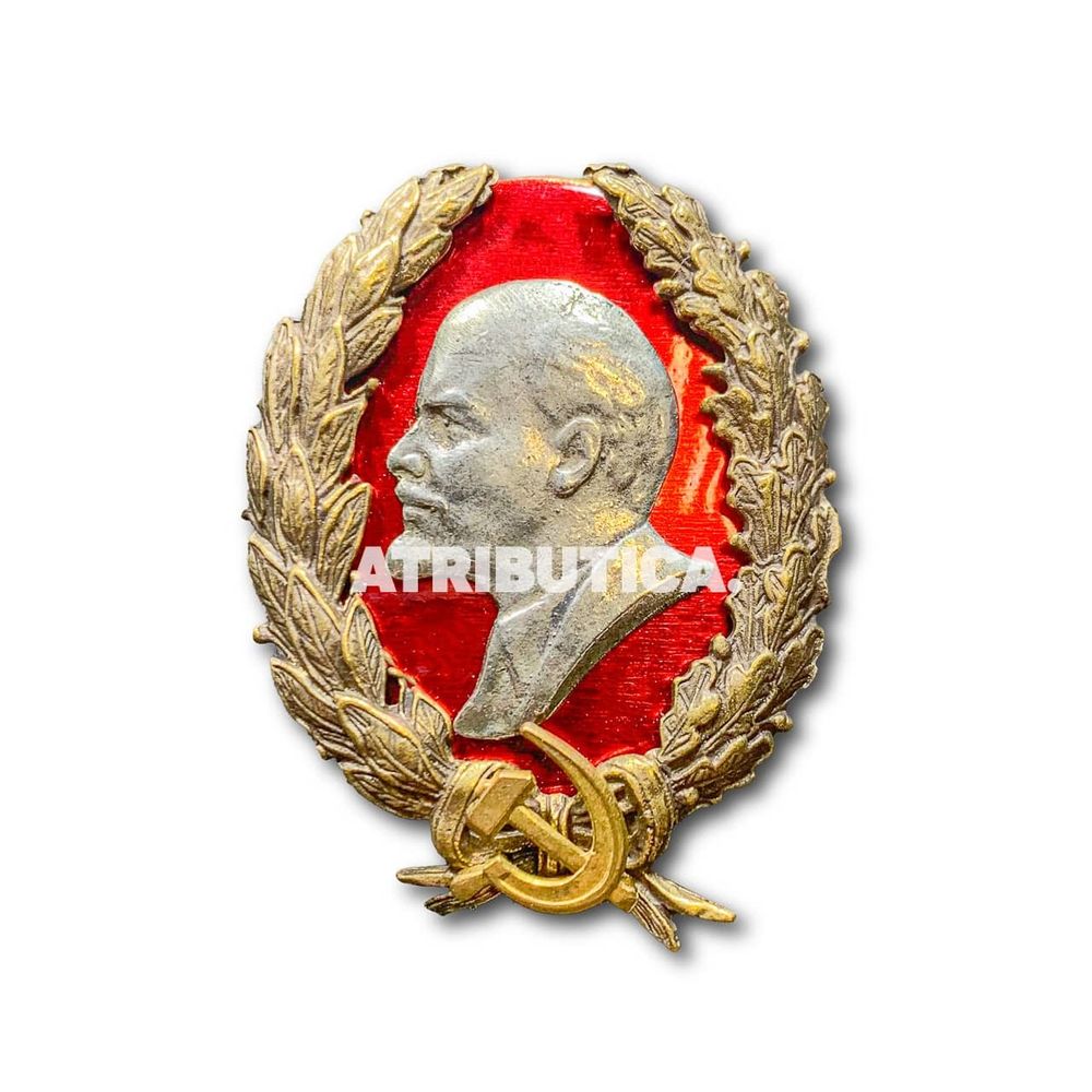 Знак Нагрудный Ленин ( В Венке С Серпом И Молотом ) | ATRIBUTICASTORE.RU