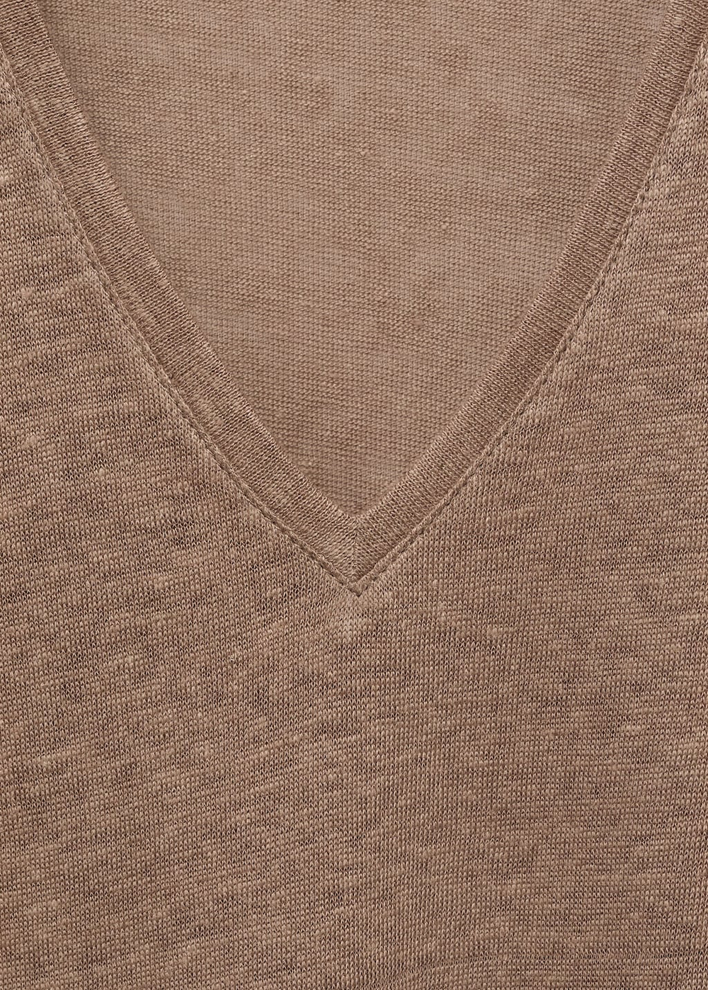 Льняная футболка с V-образной горловиной