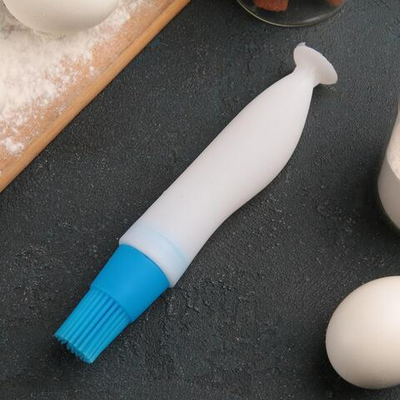 Кисть с резервуаром для масла и присоской Доляна «Фобос», 17 см, цвет МИКС