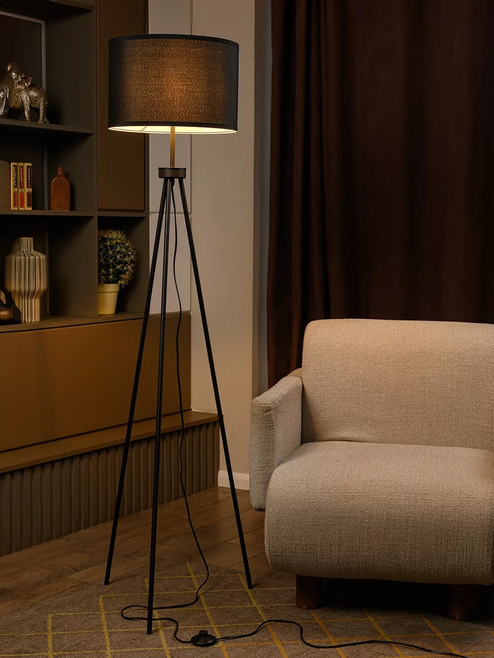 Напольный торшер современный с абажуром
