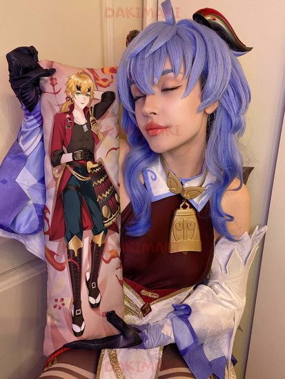 Мини дакимакура Тома из Геншин Импакт | Genshin Impact арт. M0929, 60х20 см