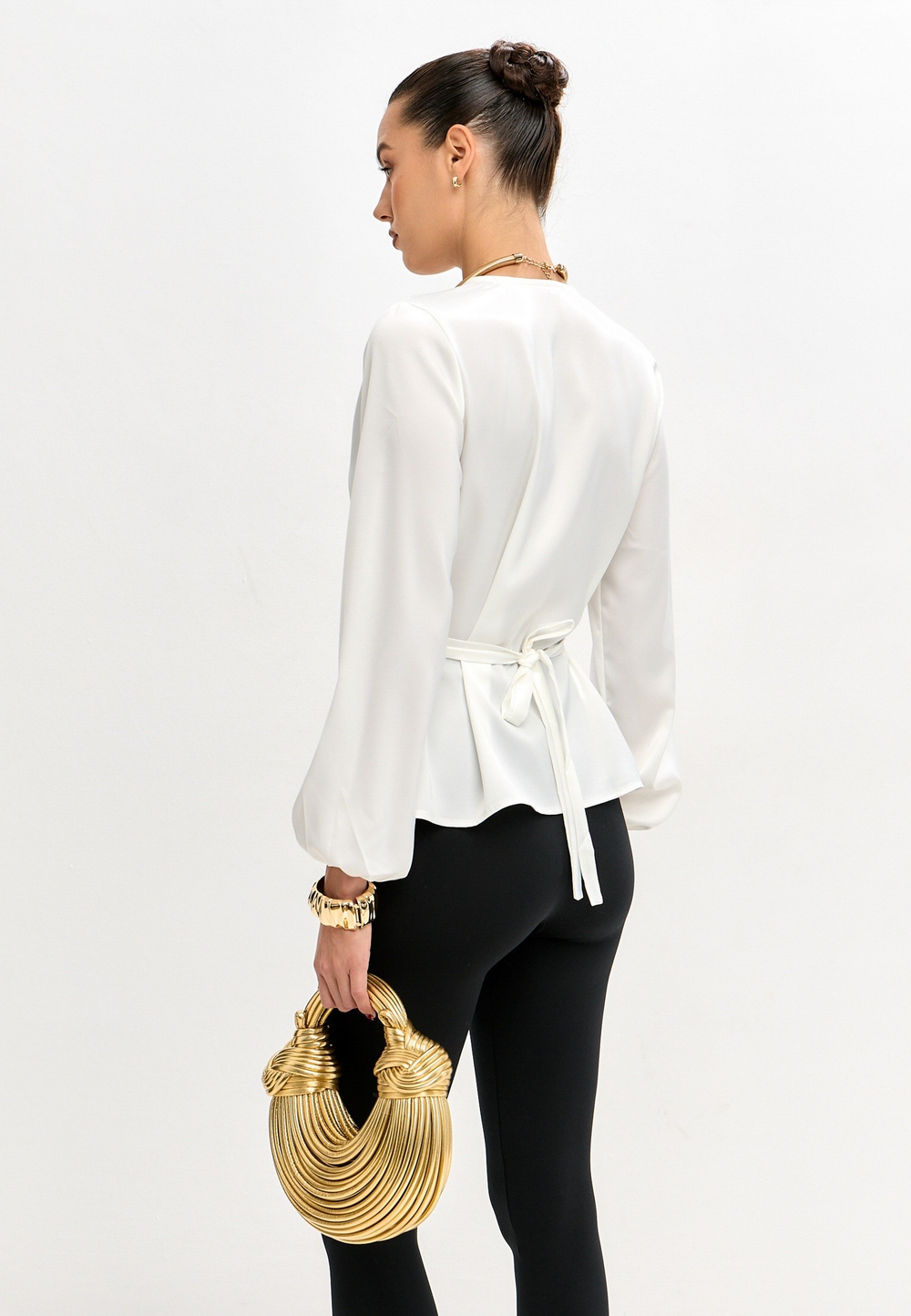 Блузка с завязками