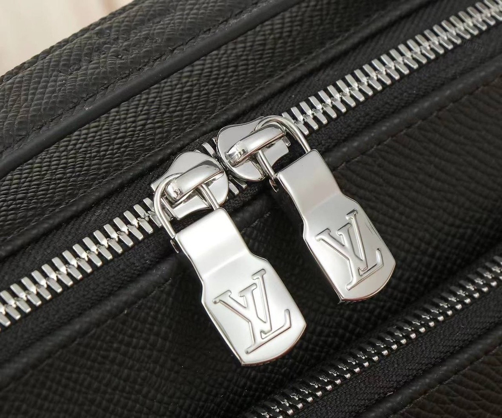 Мессенджер-Сумка через плечо Louis Vuitton Avenue