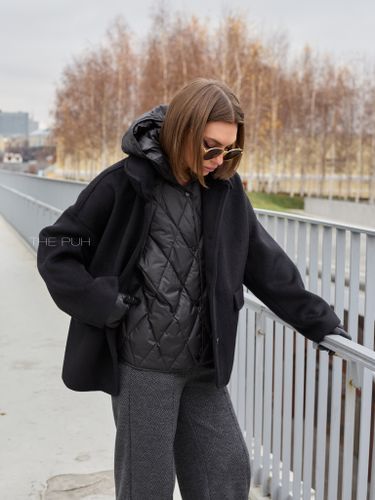 Черное пальто-пиджак с утепленным жилетом