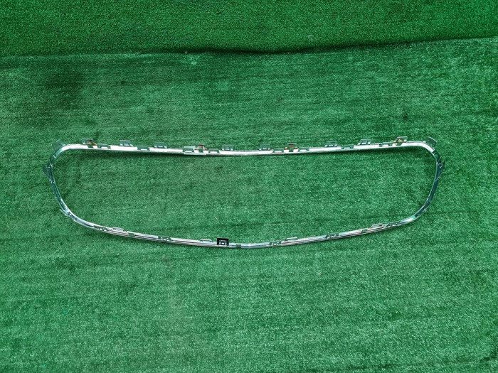 Молдинг решетки радиатора Mercedes E W213 (16-21)
