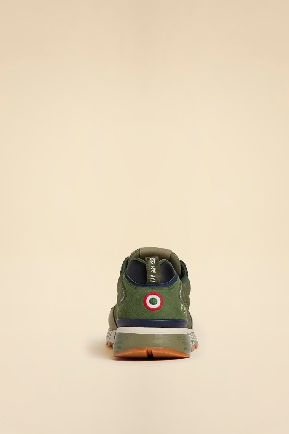 Кроссовки из текстиля