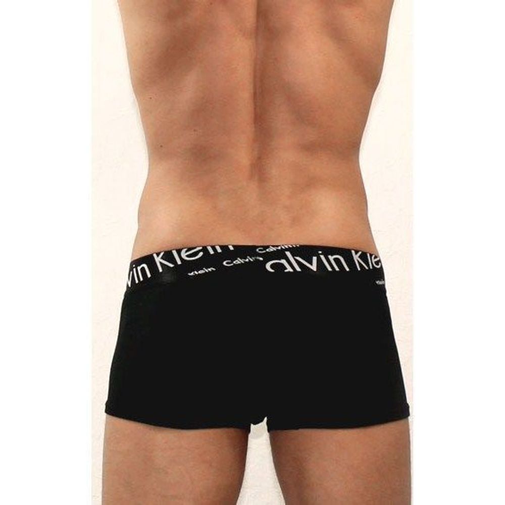 Мужские трусы хипсы черные с черной косой резинкой Calvin Klein Black Waistband Italics Boxer CK05103