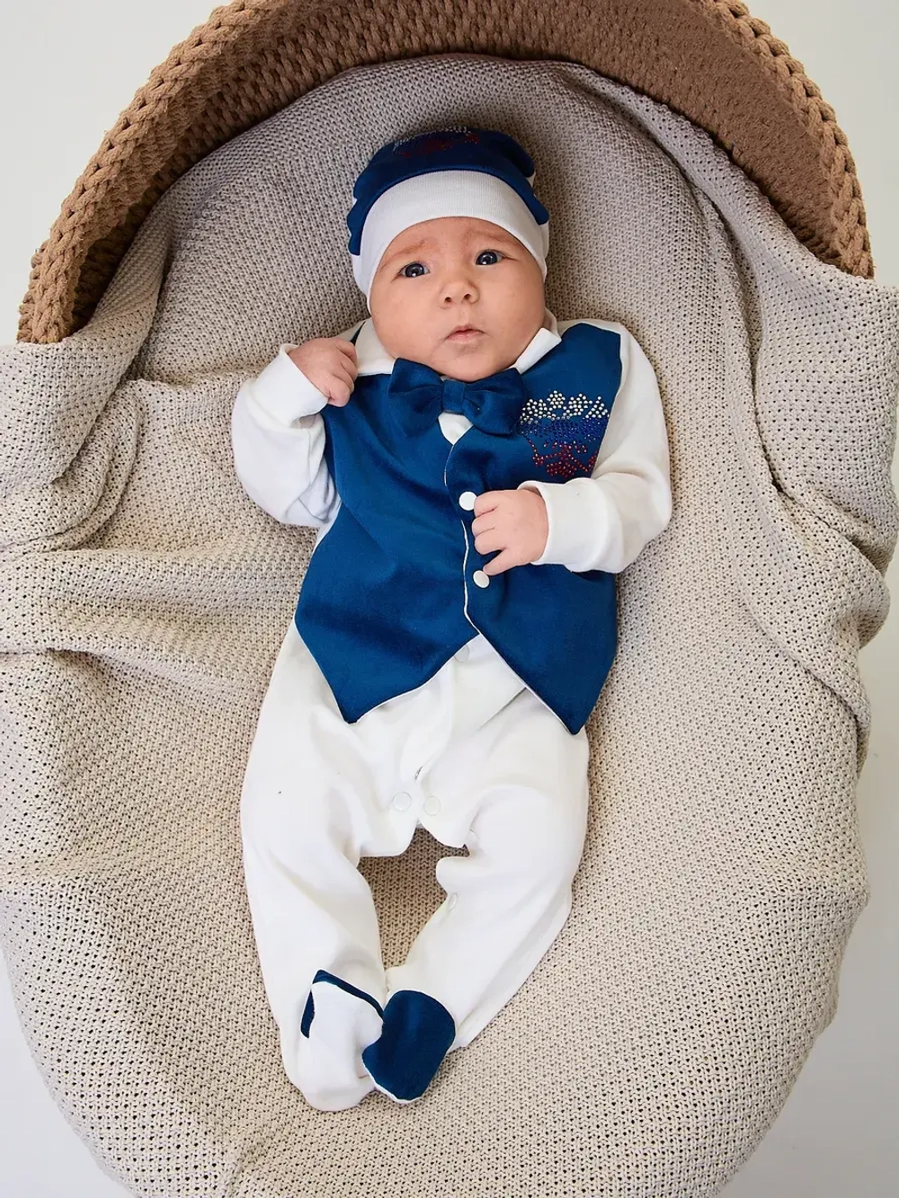 Комбинезон на выписку для новорожденного с триколором