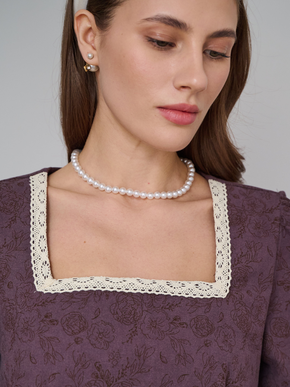 Платье с квадратным вырезом