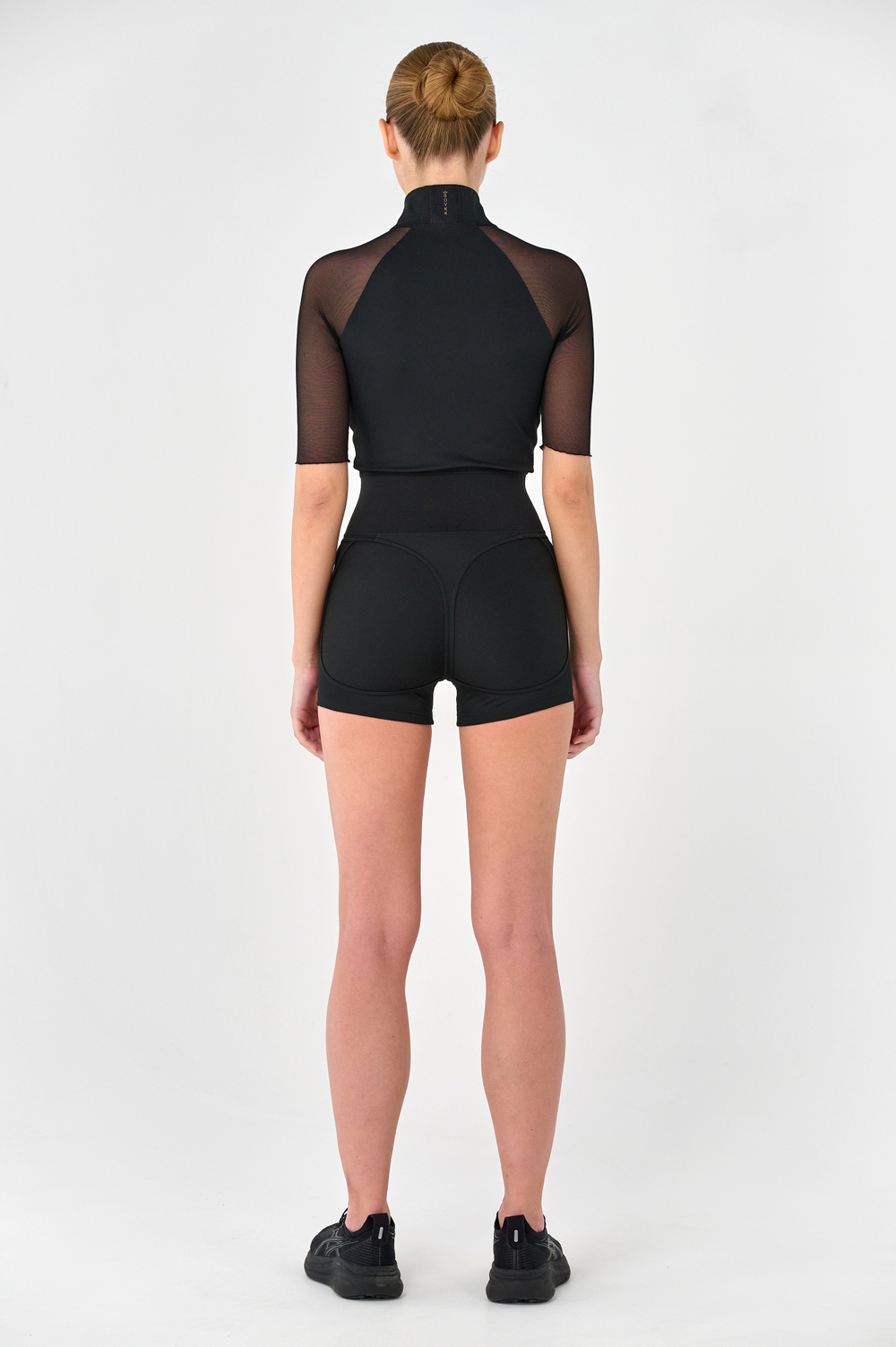 Комбинезон с поддержкой 10 см шортами и короткими рукавами из сетки