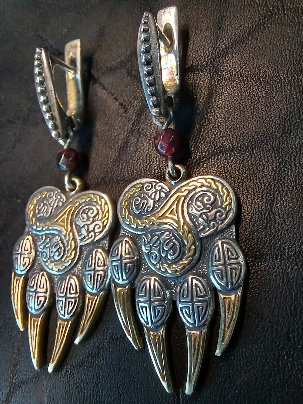 Серьги "Волчья Лапа".