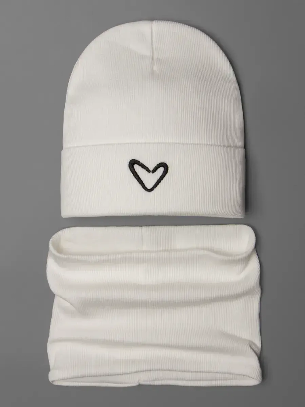 Шапка для девочки на осень