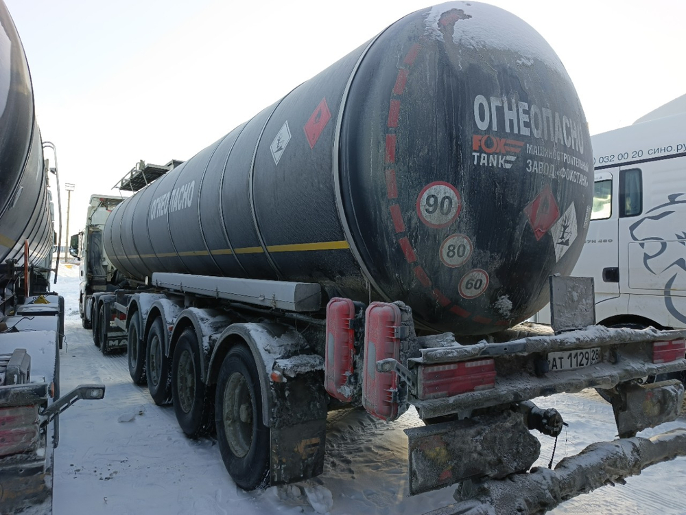 FoxTank 8777 Полуприцеп цистерна 877721 (светлые нефтепродукты)